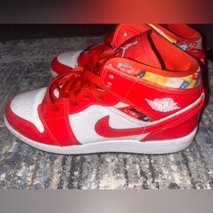 Jordan 1 Mid
Barcelona Sweater Red Patent size 7